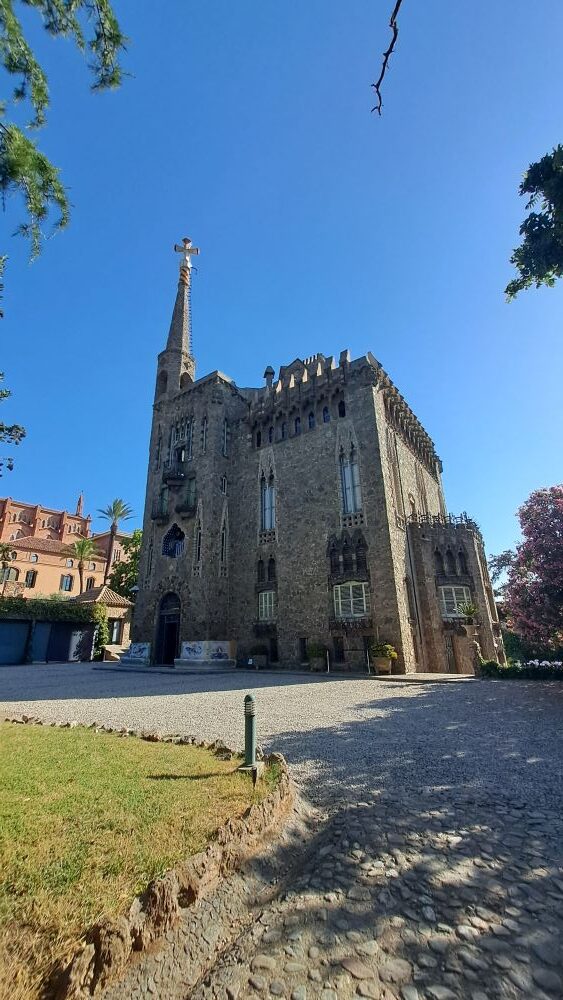 Torre Bellesguard Premio Poesía Jesús Serra